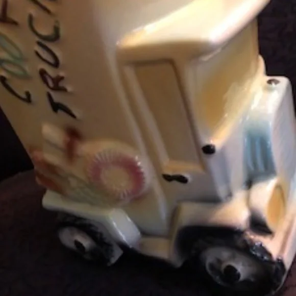 *HOST PICK* Vintage Cookie Jar *EUC*